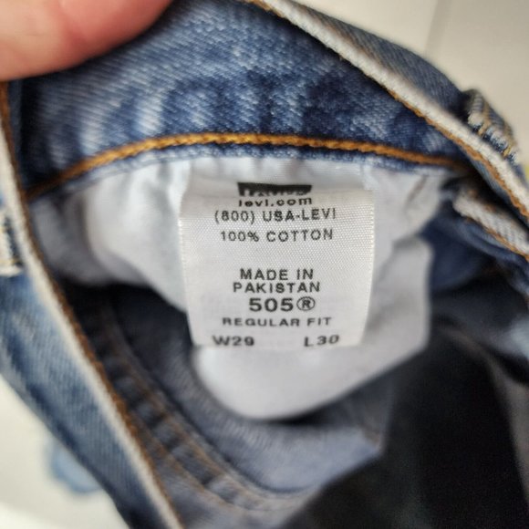 Levi's 505 Womens jeans cut off denim distressed shorts W29 - Picture 9 of 10